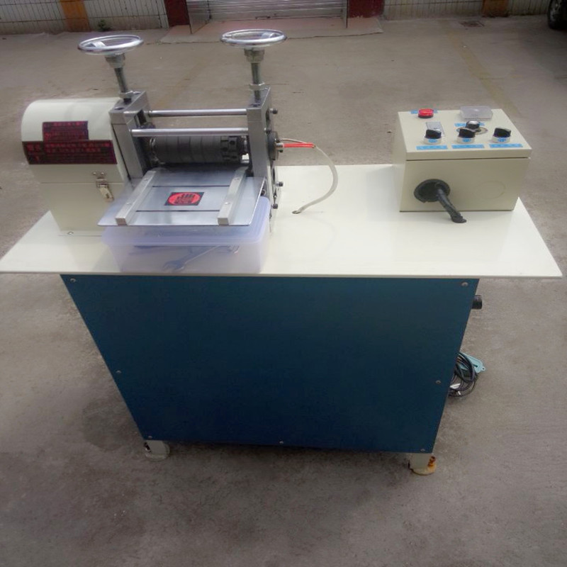 <b>东莞直销肩带织带小型压花机</b>