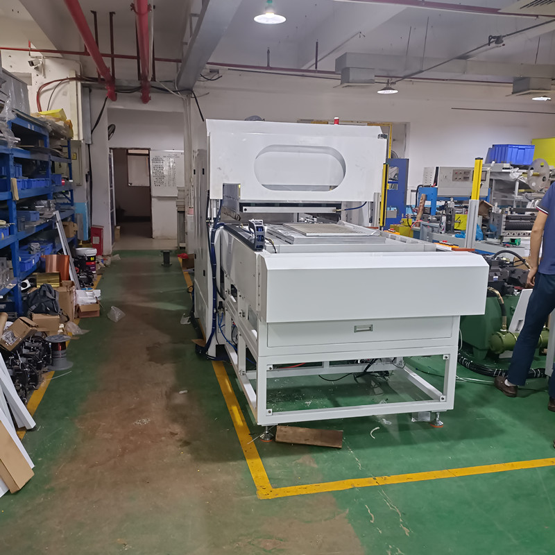 <b>多功能全自动高周波压花机</b>